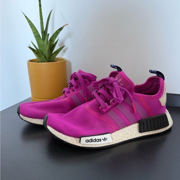 Adidas vivid pink NMD R1 sneakers - size 7.5 M / 9 W - Picture 7 of 10